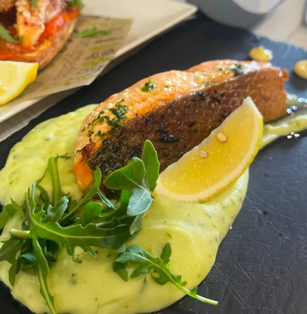 Salmón a la plancha de Aroma de Mar, Badalona